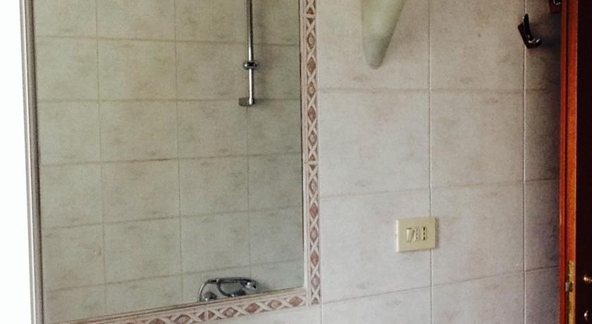 Il Cedro Argentato Apartment Монца Стая снимка
